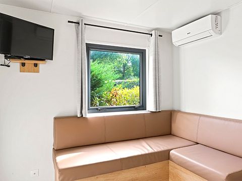 MOBILHOME 4 personnes - Premium | 2 Ch. | 4 Pers. | Terrasse surélevée | TV