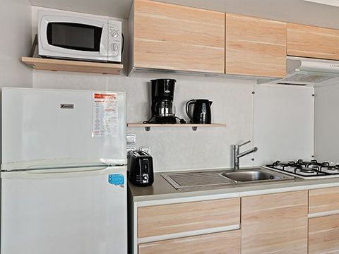 MOBILHOME 4 personnes - Premium | 2 Ch. | 4 Pers. | Terrasse surélevée | TV
