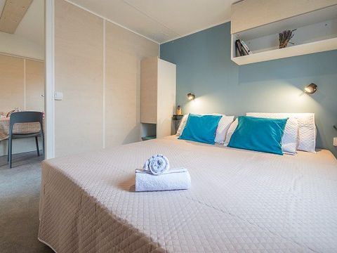 MOBILHOME 4 personnes - Comfort XL | 2 Ch. | 4 Pers. | Terrasse surélevée | Clim. | TV