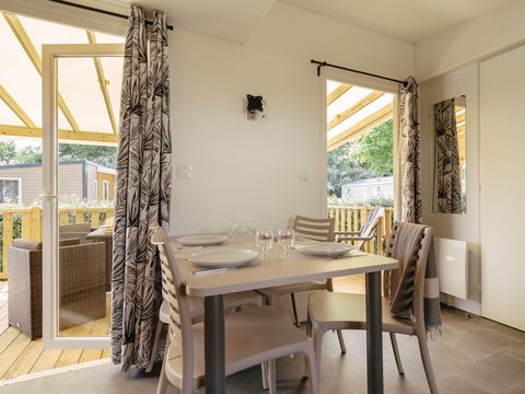 MOBILHOME 6 personnes - Premium Azure | 2 Ch. | 4/6 Pers. | Terrasse surélevée | Clim.
