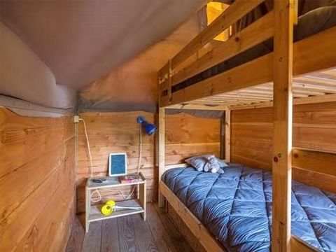 BUNGALOW TOILÉ 8 personnes - Explorer | 4 Ch. | 6/8 Pers. | Terrasse surélevée non couverte | Sans SDB