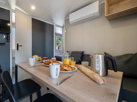 MOBILHOME 6 personnes - Mobil-home | Comfort | 3 Ch. | 6 Pers. | Terrasse couverte | 1 SDB | Clim. | TV