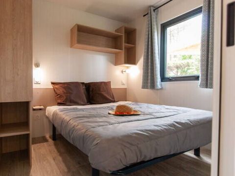 MOBILHOME 6 personnes - Mobil-home | Premium | 3 Ch. | 6 Pers. | Terrasse couverte | 1 SDB | Clim. | TV