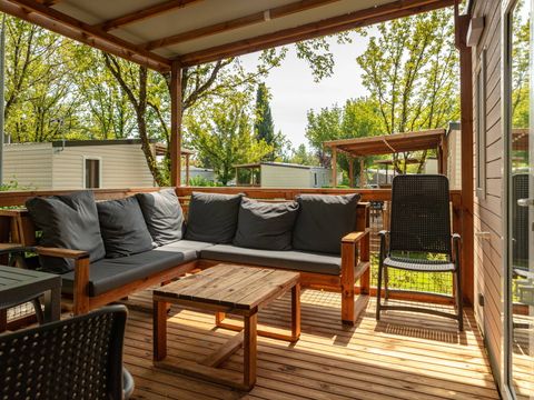 MOBILHOME 6 personnes - Mobil-home | Premium | 3 Ch. | 6 Pers. | Terrasse couverte | 1 SDB | Clim. | TV