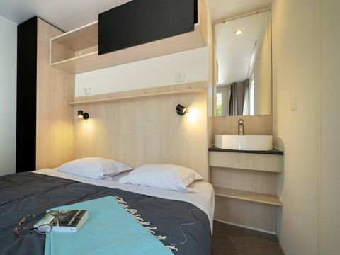 MOBILHOME 4 personnes - Mobil-home | Ultimate | 2 Ch. | 4 Pers. | Terrasse couverte | 1 SDB | Clim. | TV