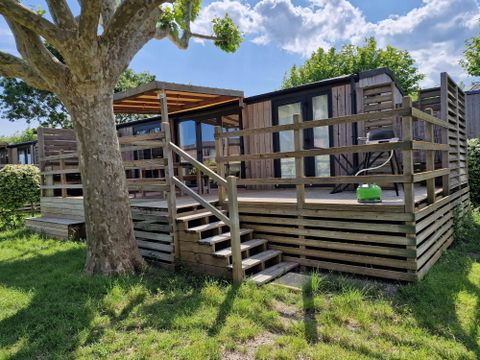 MOBILHOME 4 personnes - Mobil-home | Ultimate | 2 Ch. | 4 Pers. | Terrasse couverte | 1 SDB | Clim. | TV