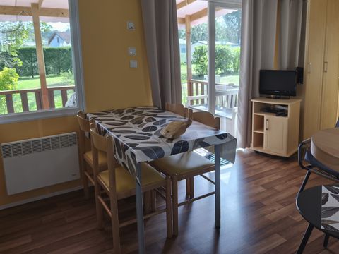 MOBILHOME 4 personnes - 30m² - 2 chambres - n° 68 Terrasse couverte Dimanche au Dimanche