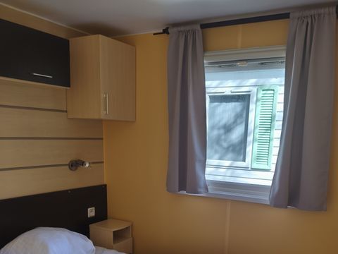 MOBILHOME 4 personnes - 30m² - 2 chambres - n° 68 Terrasse couverte Dimanche au Dimanche