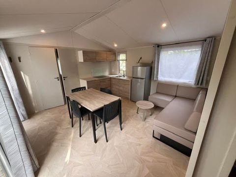 MOBILHOME 4 personnes - Mobilhome 31 m² 2 chambres n° 80 Terrasse couverte, climatisé, 2/4 Pers Samedi - Samedi