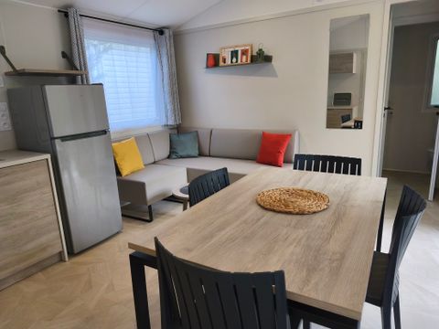 MOBILHOME 4 personnes - Mobilhome 31 m² 2 chambres n° 80 Terrasse couverte, climatisé, 2/4 Pers Samedi - Samedi