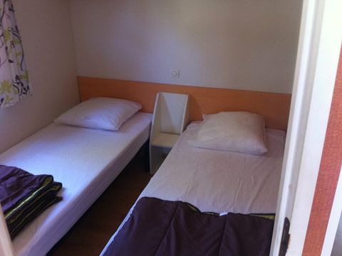 MOBILHOME 4 personnes - Mobil home 30m² N°50 - 2 chambres Samedi au Samedi