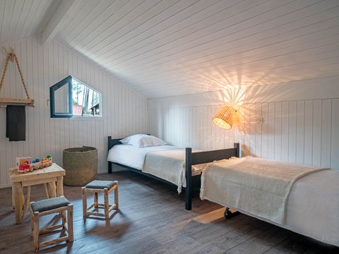 Bungalow 4 personnes - Cabane CONFORT | 2 chambres - Côté Village