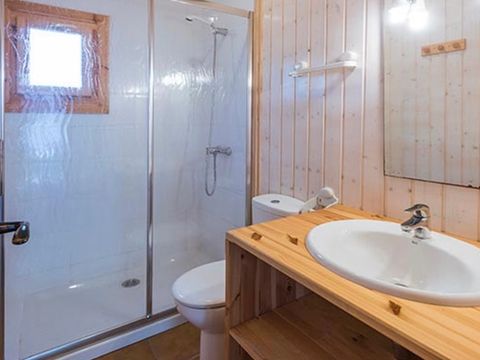 CHALET 4 personnes - 1000