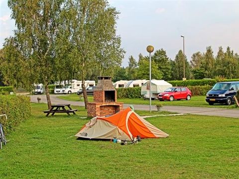 Emplacement - Tente ou Caravane - Voiture