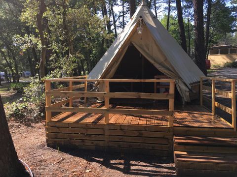 HÉBERGEMENT INSOLITE 4 personnes - TIPI 2 chambres sans sanitaire