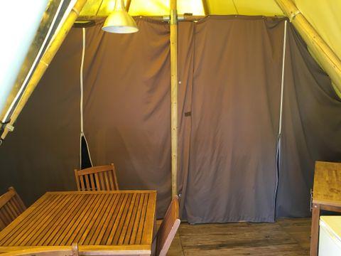 HÉBERGEMENT INSOLITE 4 personnes - TIPI 2 chambres sans sanitaire