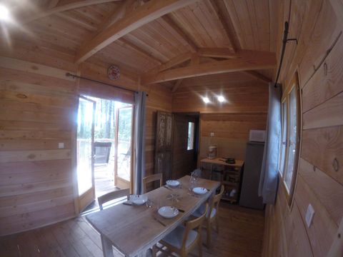 Hébergement 4 personnes - CABANE PERCHEE ROBINSON 2 chambres sans sanitaires
