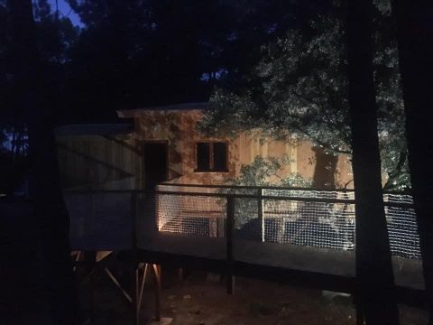 Hébergement 4 personnes - CABANE PERCHEE ROBINSON 2 chambres sans sanitaires