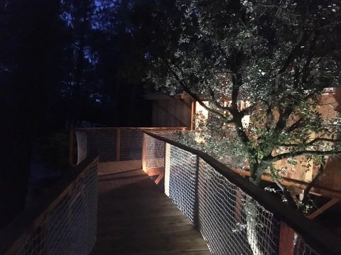 Hébergement 4 personnes - CABANE PERCHEE ROBINSON 2 chambres sans sanitaires