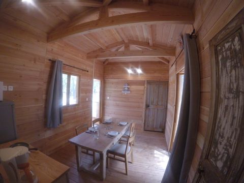Hébergement 4 personnes - CABANE PERCHEE ROBINSON 2 chambres sans sanitaires