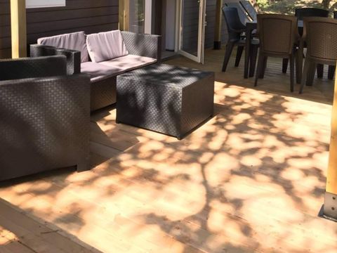 MOBILHOME 6 personnes - PREMIUM MONTMIRAIL Climatisé- 3 chambres + lave-vaisselle + TV (4 adultes max+2 enfants)