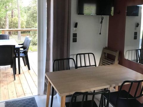 MOBILHOME 6 personnes - PREMIUM MONTMIRAIL Climatisé- 3 chambres + lave-vaisselle + TV (4 adultes max+2 enfants)