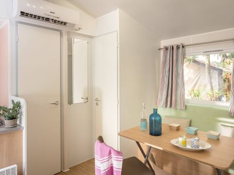 MOBILHOME 6 personnes - Confort | 3 Chambres | Capacité 6 personnes | Terrasse semi couverte | 1 Salle de bain | Climatisation