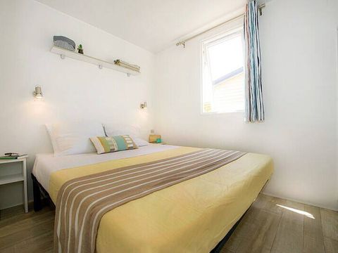 BUNGALOW 4 personnes - Mobil-home | Classic | 2 Ch. | 4 Pers. | Terrasse Simple | 1 SDB | Clim.