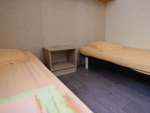 CHALET 4 personnes - bois 2 chambres Climatisé - Dimanche