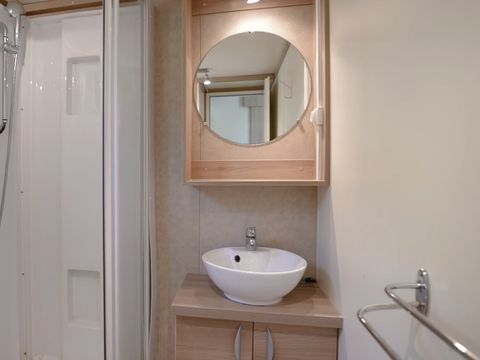 CHALET 4 personnes - bois 2 chambres Climatisé - Dimanche