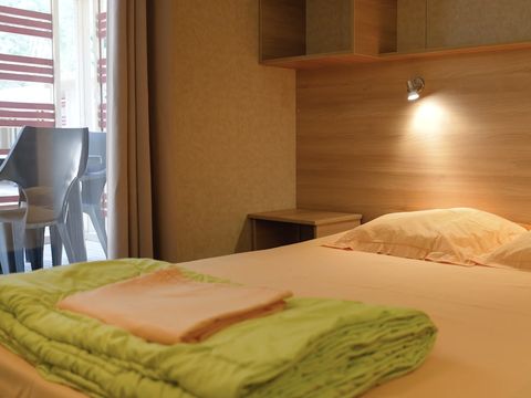 CHALET 4 personnes - bois 2 chambres Climatisé - Dimanche