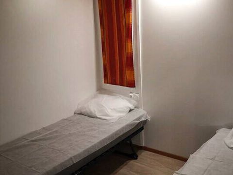 CHALET 6 personnes - Chalet | Comfort | 3 Ch. | 6 Pers. | Terrasse surélevée | 1 SDB | Clim.