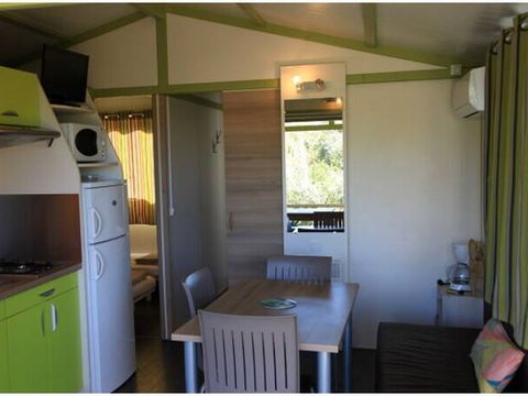 CHALET 6 personnes - Chalet | Comfort | 3 Ch. | 6 Pers. | Terrasse surélevée | 1 SDB | Clim.