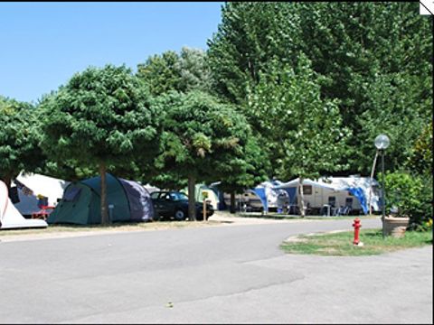 Emplacement - forfait 2 personnes - caravane + voiture
