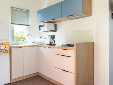 MOBILHOME 5 personnes - AUTHENTIQUE - TV - PLANCHA