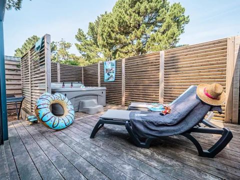 MOBILHOME 8 personnes - Quattro Premium 5 Pièces 8 Personnes Jacuzzi + Climatisé + TV 