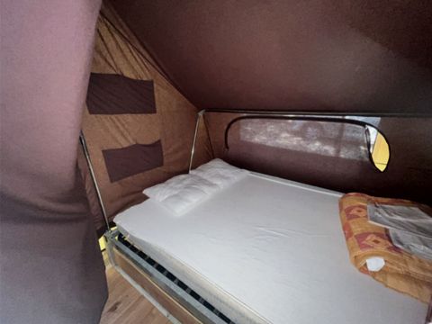 TENTE TOILE ET BOIS 4 personnes - Cabanon (sans chauffage, eau courante, salle de bain ni WC)