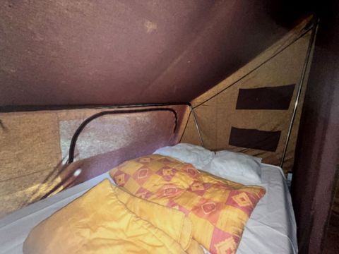 TENTE TOILE ET BOIS 4 personnes - Cabanon (sans chauffage, eau courante, salle de bain ni WC)