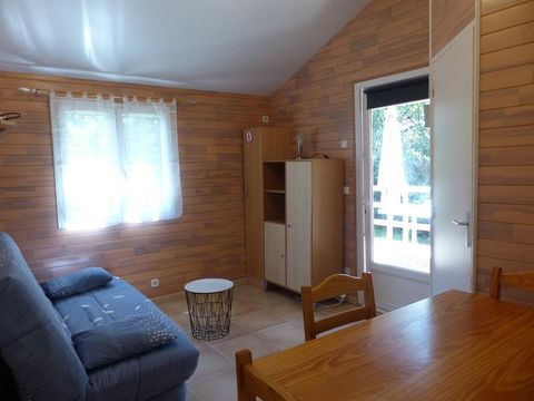 Chalet 2/6 personnes - Confort -35m² -2 chambres - Terrasse semi-couverte - TV - Clim