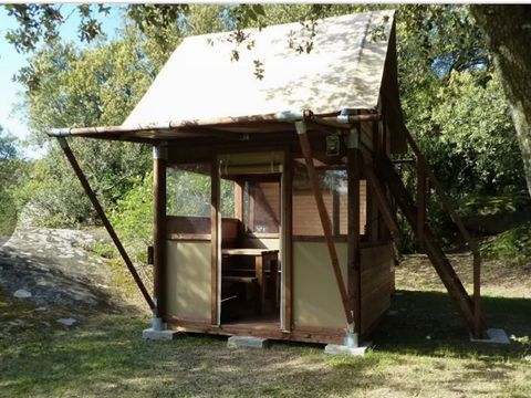 Tente en toile et en bois 4 personnes - Tente Bivouac XL sur pilotis Standard 2 chambres - en pleine nature (sans sanitaires) 2/4 pers