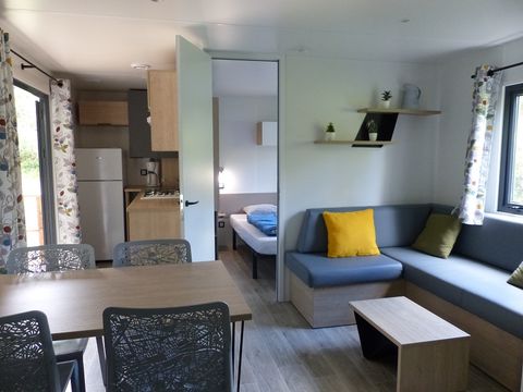MOBILHOME 6 personnes - Mobil-Home Premium 32m² 3 chambres - terrasse semi-couverte - TV - Clim 2/6 pers