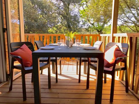 Chalet 2/5 personnes - NEW Premium -28m2 - 2 chambres - Terrasse couverte - TV - Clim
