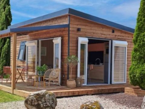 CHALET 5 personnes - NEW // Chalet Premium 28m2 - 2 chambres - terrasse couverte - TV