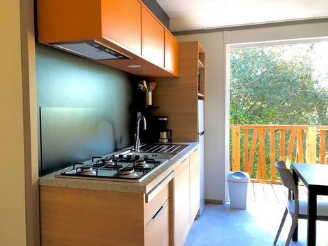 Chalet 2/5 personnes - NEW Premium -28m2 - 2 chambres - Terrasse couverte - TV - Clim