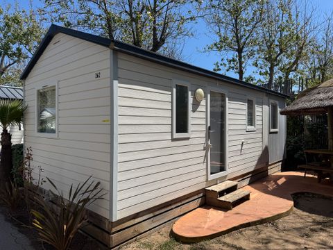 MOBILHOME 4 personnes - Mobil-home Confort Louisiane 26m² 2 chambres - terrasse semi-couverte + TV +clim 2/4 pers
