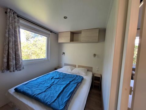 Mobilhome 2/4 personnes - Confort Louisiane 26m² - 2 chambres - Terrasse semi-couverte - TV +clim