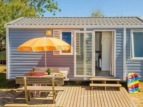 BUNGALOW 4 personnes - Mobil-home | Comfort | 2 Ch. | 4 Pers. | Terrasse simple BUNGALOW 4 personnes - Mobil-home | Comfort | 2 Ch. | 4 Pers. | Terrasse simple