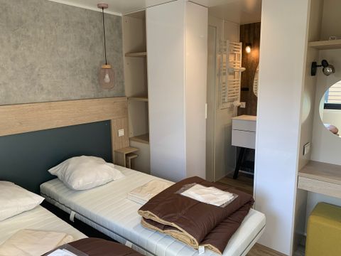 MOBILHOME 4 personnes - C- Mobil-home Méditerranée CONFORT Climatisé 2 chambres 1/4 pers.