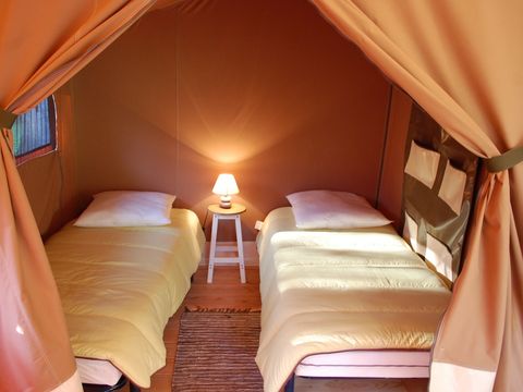 Bungalow toilé 4 personnes - LODGE VICTORIA