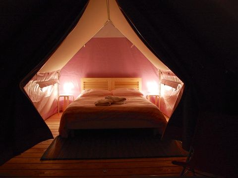 Tente en toile et en bois 2 personnes - Canada Treck
